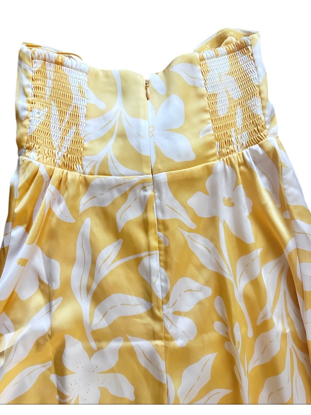 Abercrombie
Yellow & White Floral Strapless Maxi Dress - Picture 7 of 12